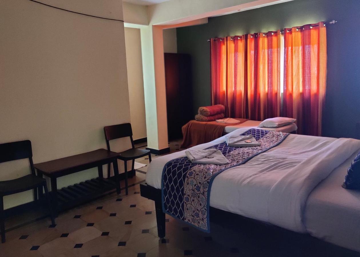 Hotel Caveri Comfort Inn ماديكيري المظهر الخارجي الصورة
