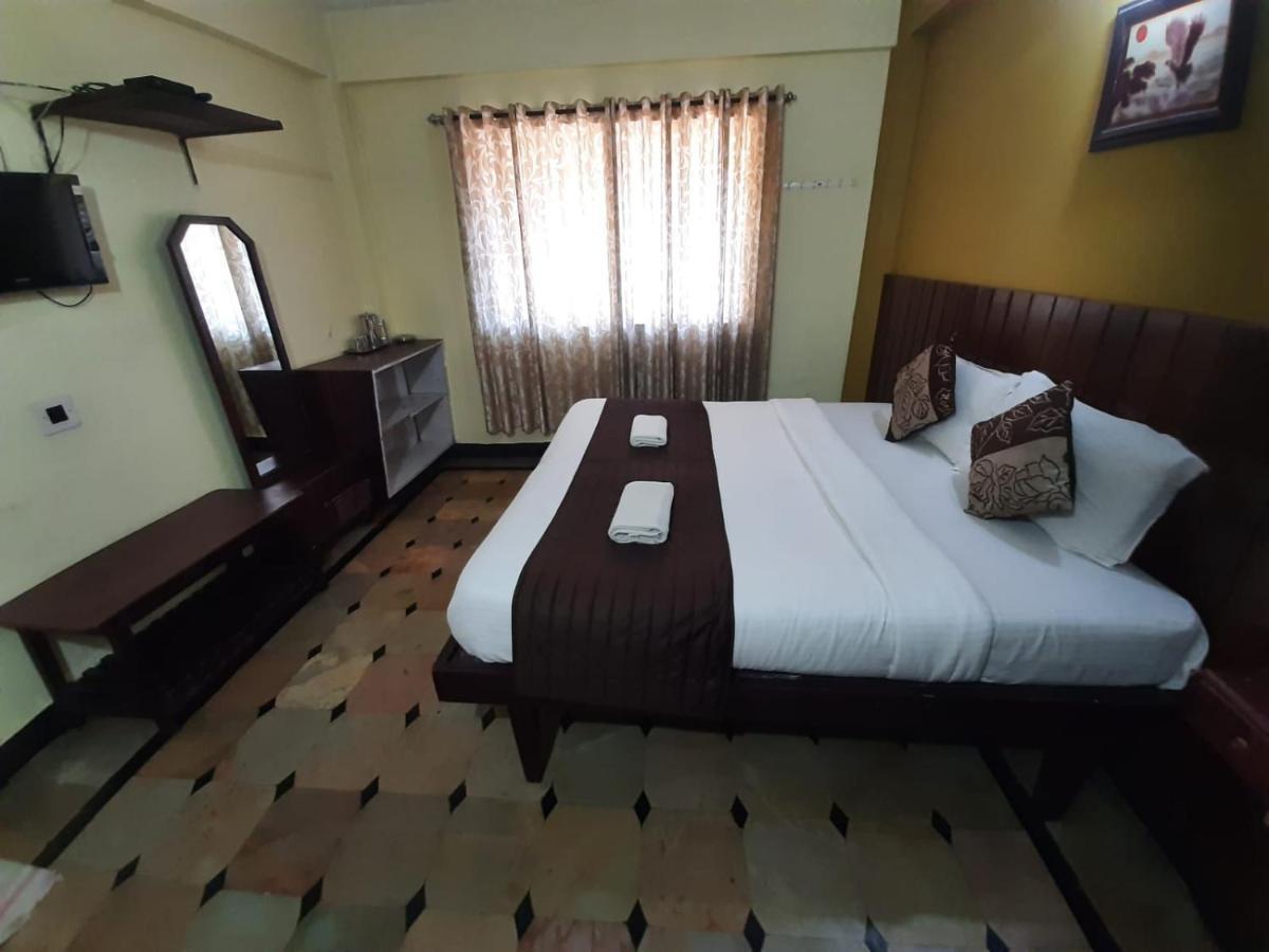 Hotel Caveri Comfort Inn ماديكيري المظهر الخارجي الصورة